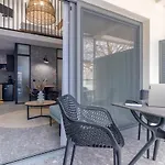 アパートホテル The 8 Keys 4*