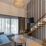 The 8 Keys アパートホテル