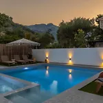 アパートホテル The 8 Keys 4*