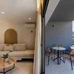 The 8 Keys アパートホテル スカラ・ポタミアス