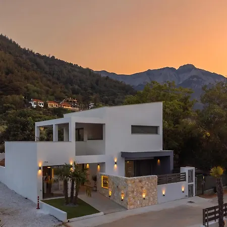 The 8 Keys 4* スカラ・ポタミアス