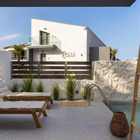 The 8 Keys Apartahotel