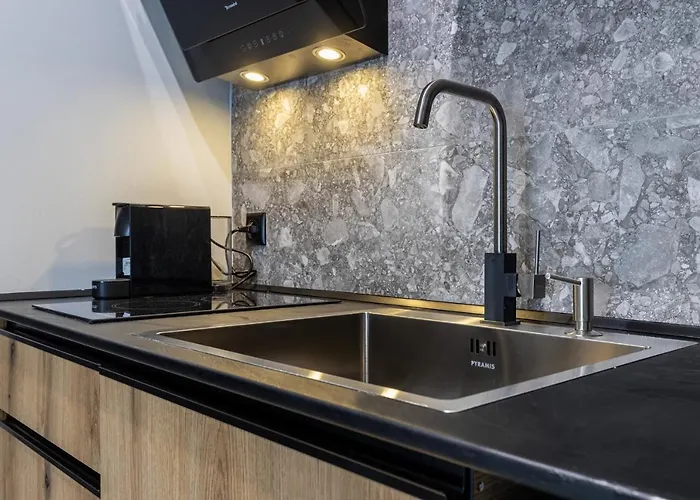 アパートホテル The 8 Keys