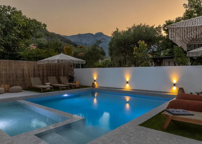 Aparthotel The 8 Keys 4*