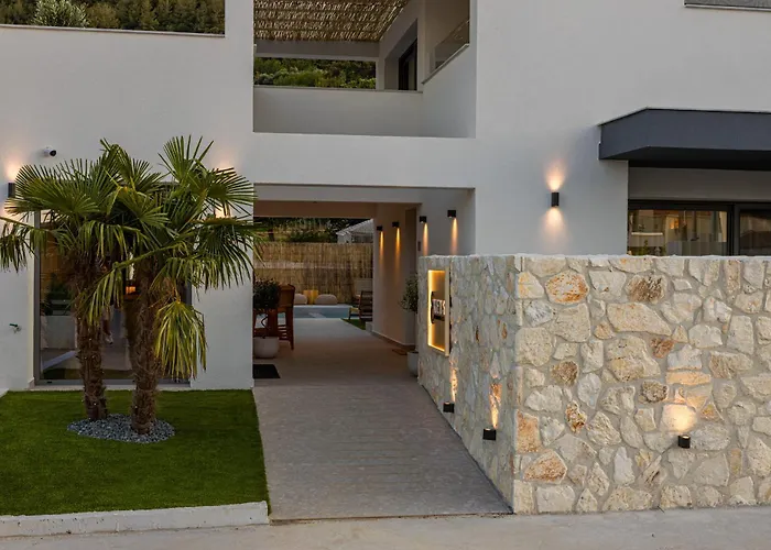 The 8 Keys アパートホテル